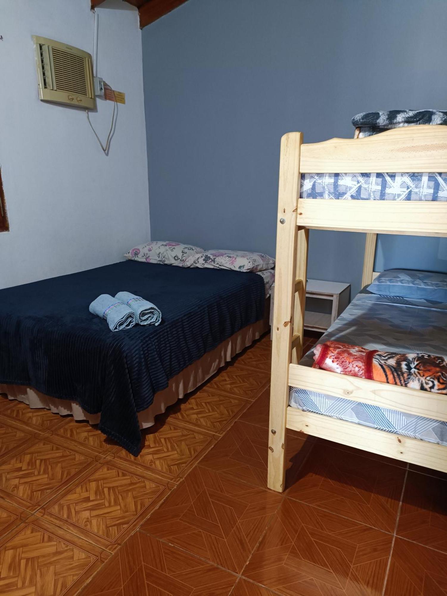 Alojamientos el Amanecer Puerto Iguazú Habitación foto